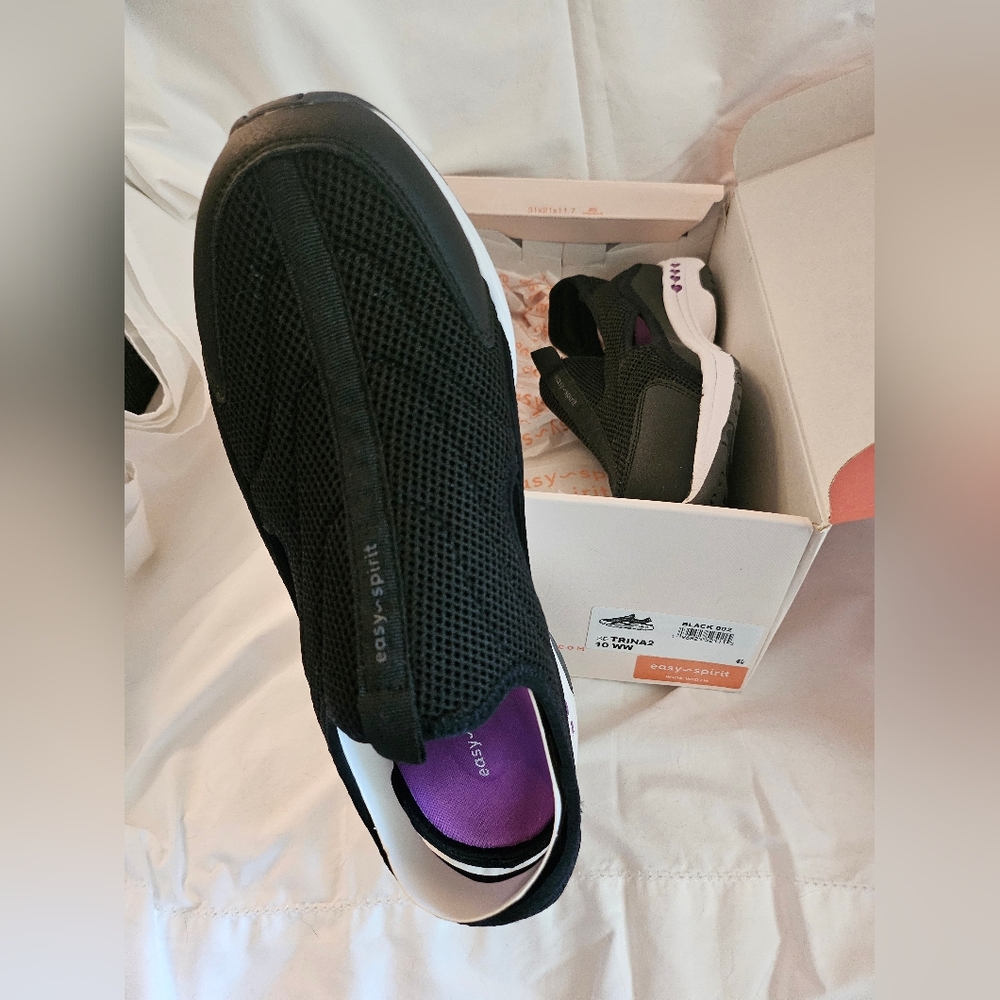 Easy Spirit Women's Black Slip-On Shoes